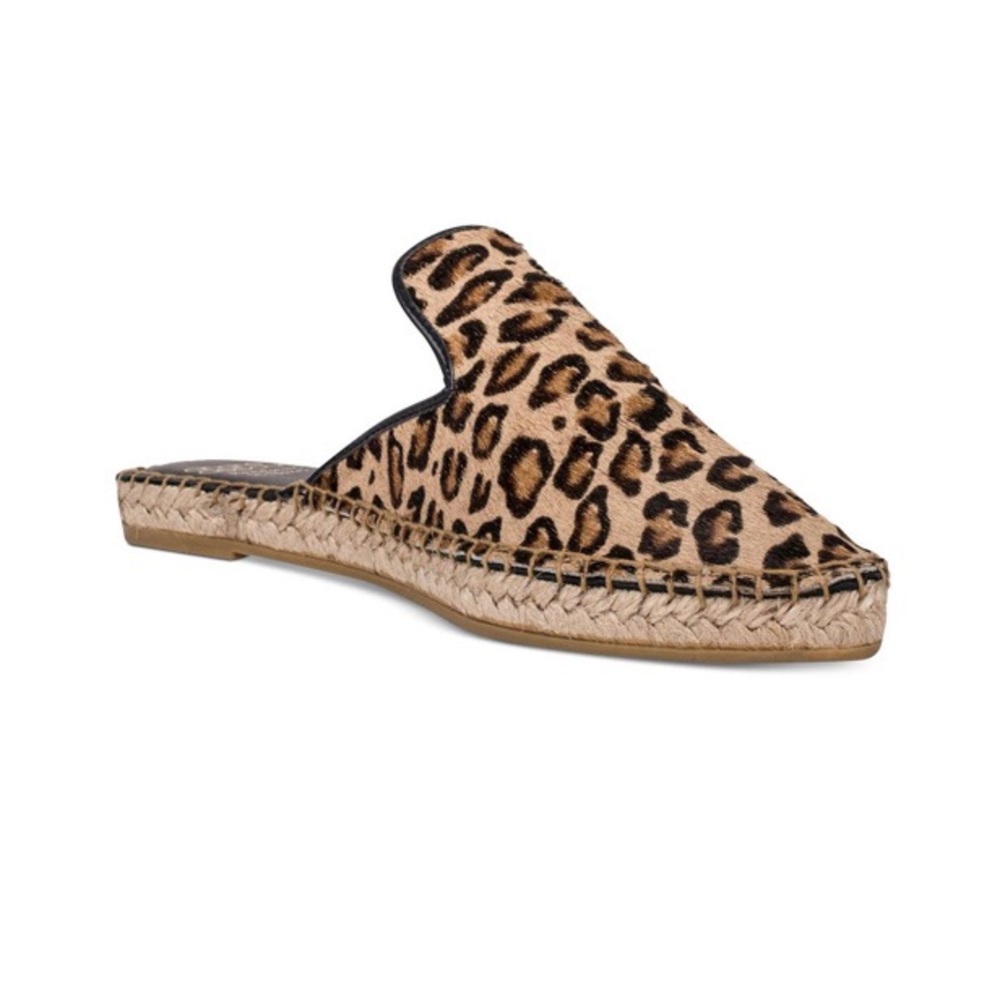 Andre Assous Marsha Flat Closed-Toe Mules, NIB